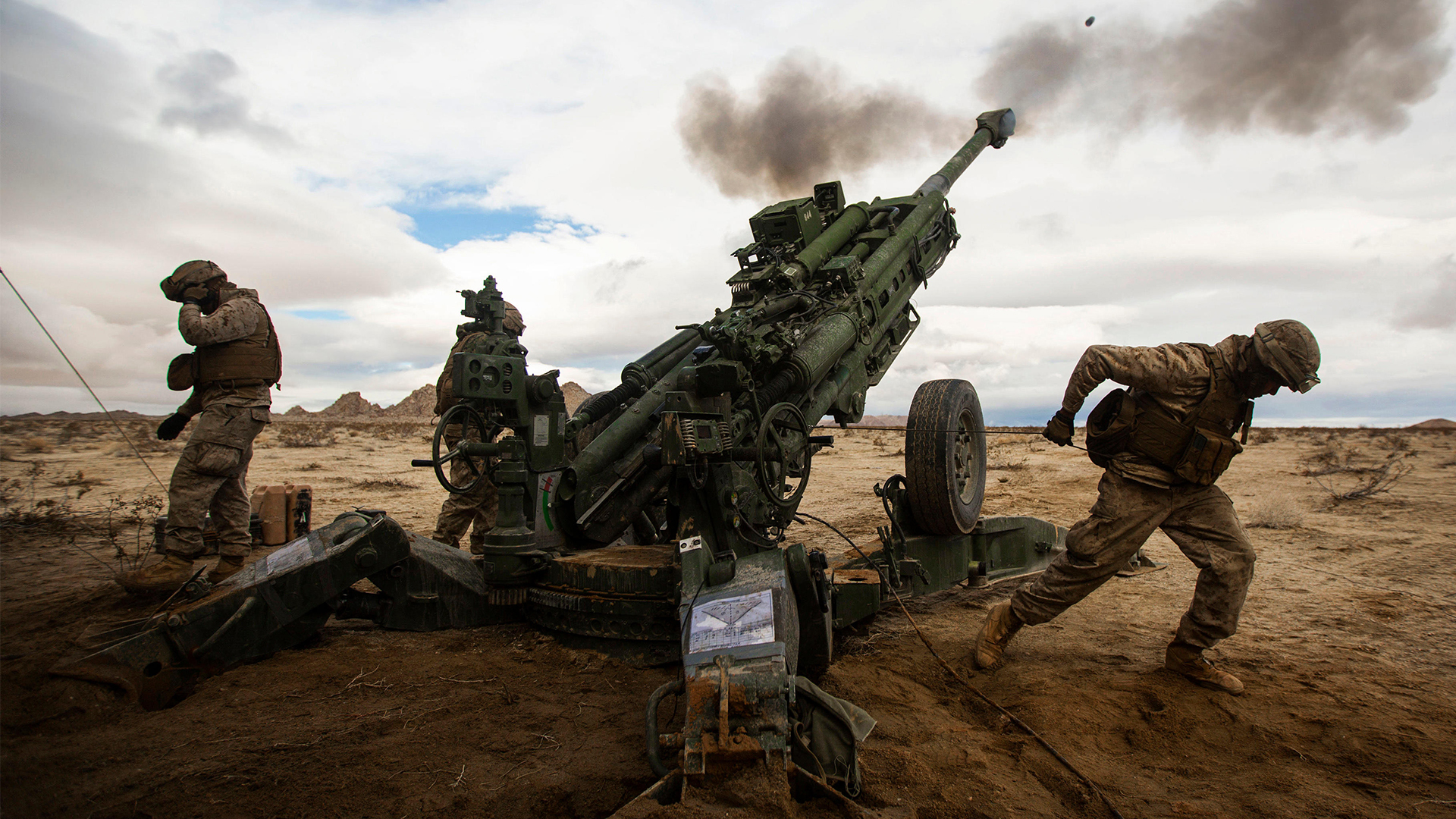 This particular M777 is being operated by the US Marine Corps