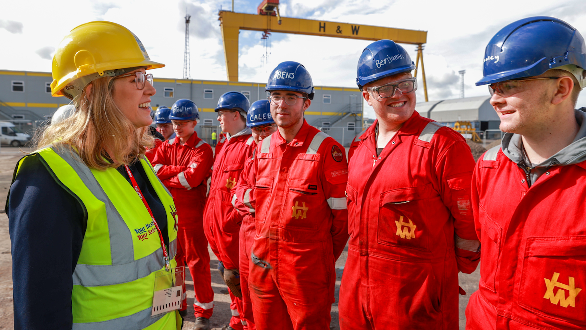 MP Penny Mordaunt (left) speaking to fabricator during a visit to Belfast shipyard 21092023 NO REUSE CREDIT PA WIRE, PA IMAGES