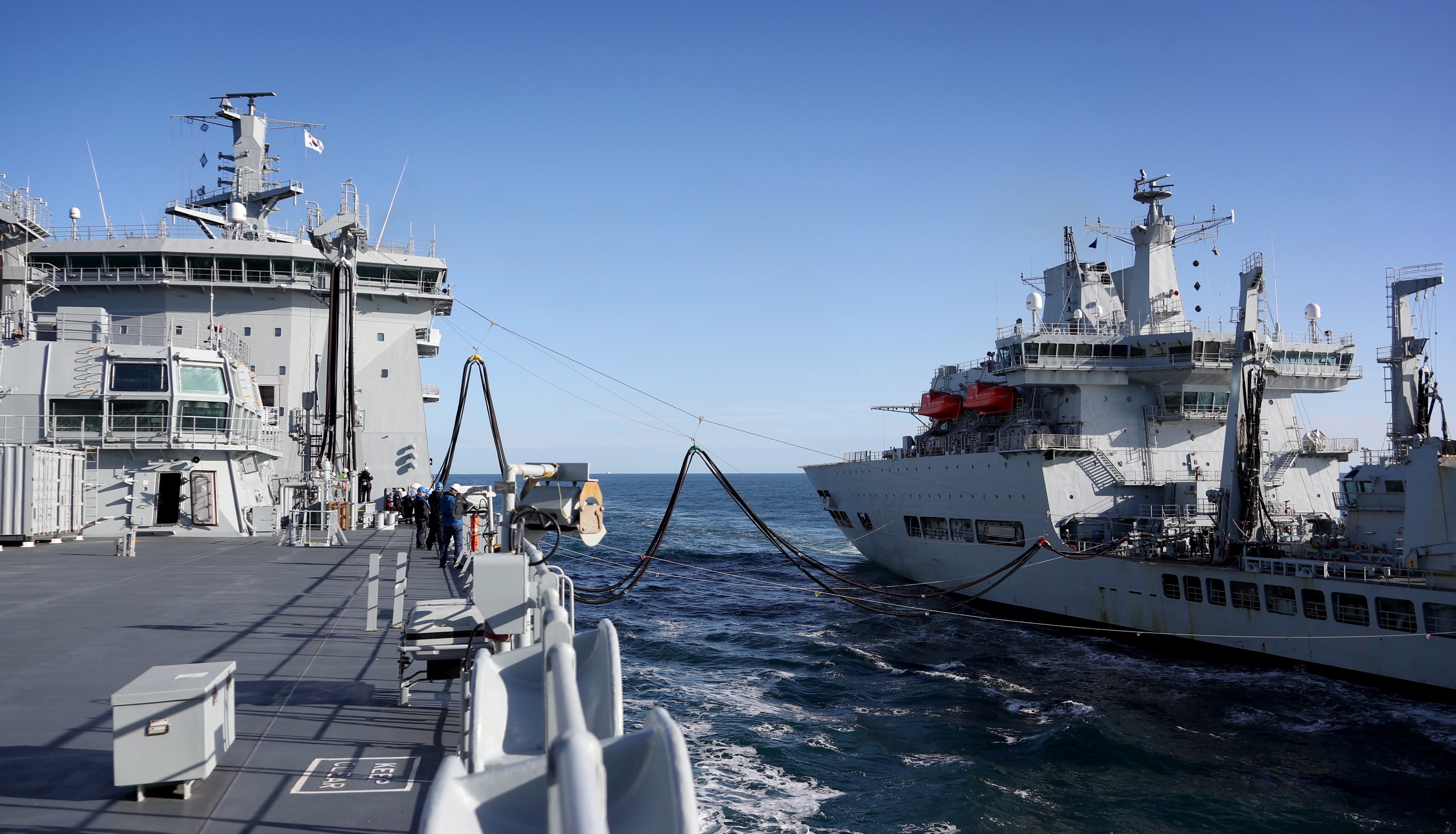 RFA Tidespring supporting warship
