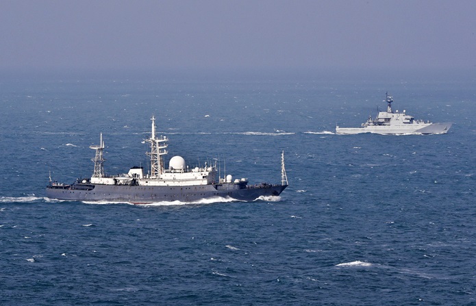 HMS Mersey Escorts Russian Ship through the channel