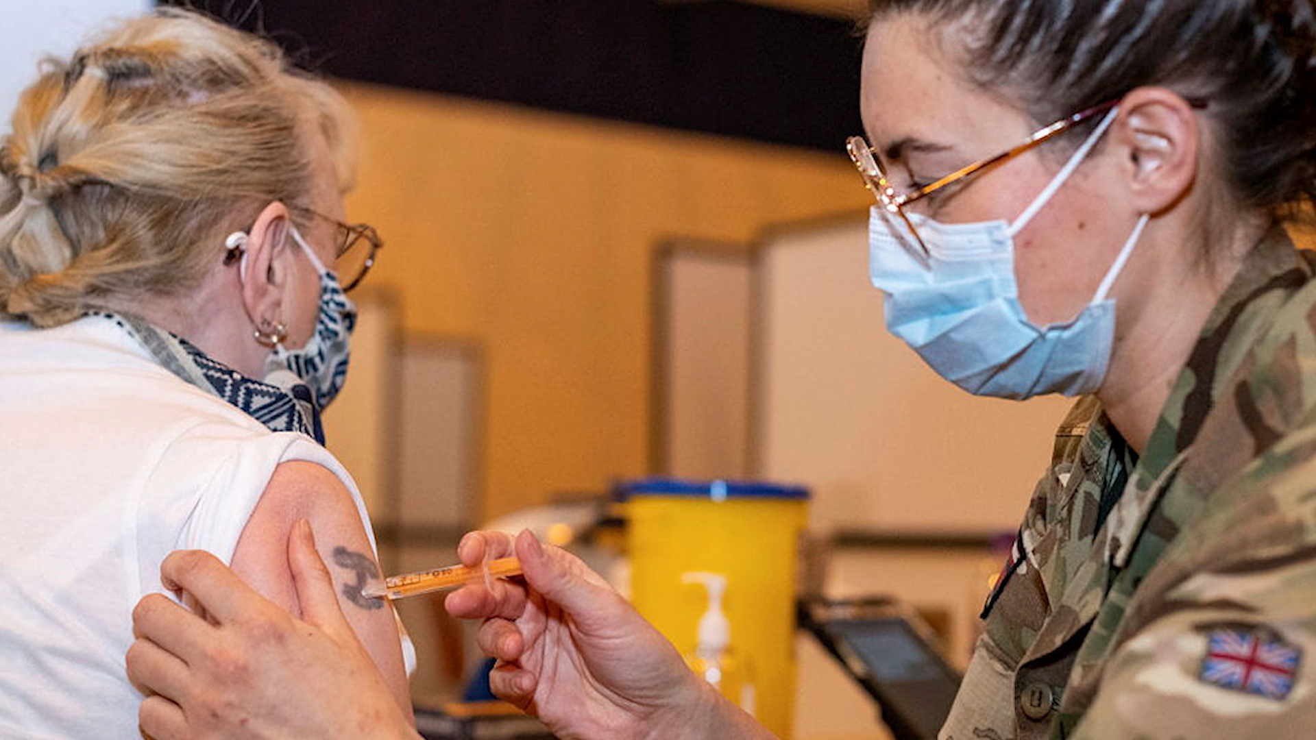 Member of the British Armed Forces administering a COVID-19 vaccination in Scotland (Picture: MOD).