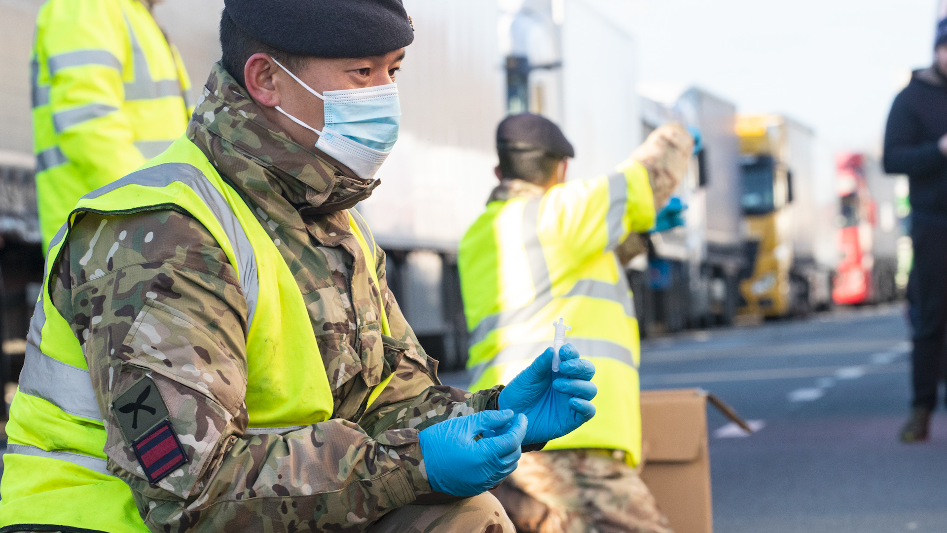 Members of British military help with Op Rose haulier testing DATE UNKNOWN used on 120121 CREDIT MOD.jpg 