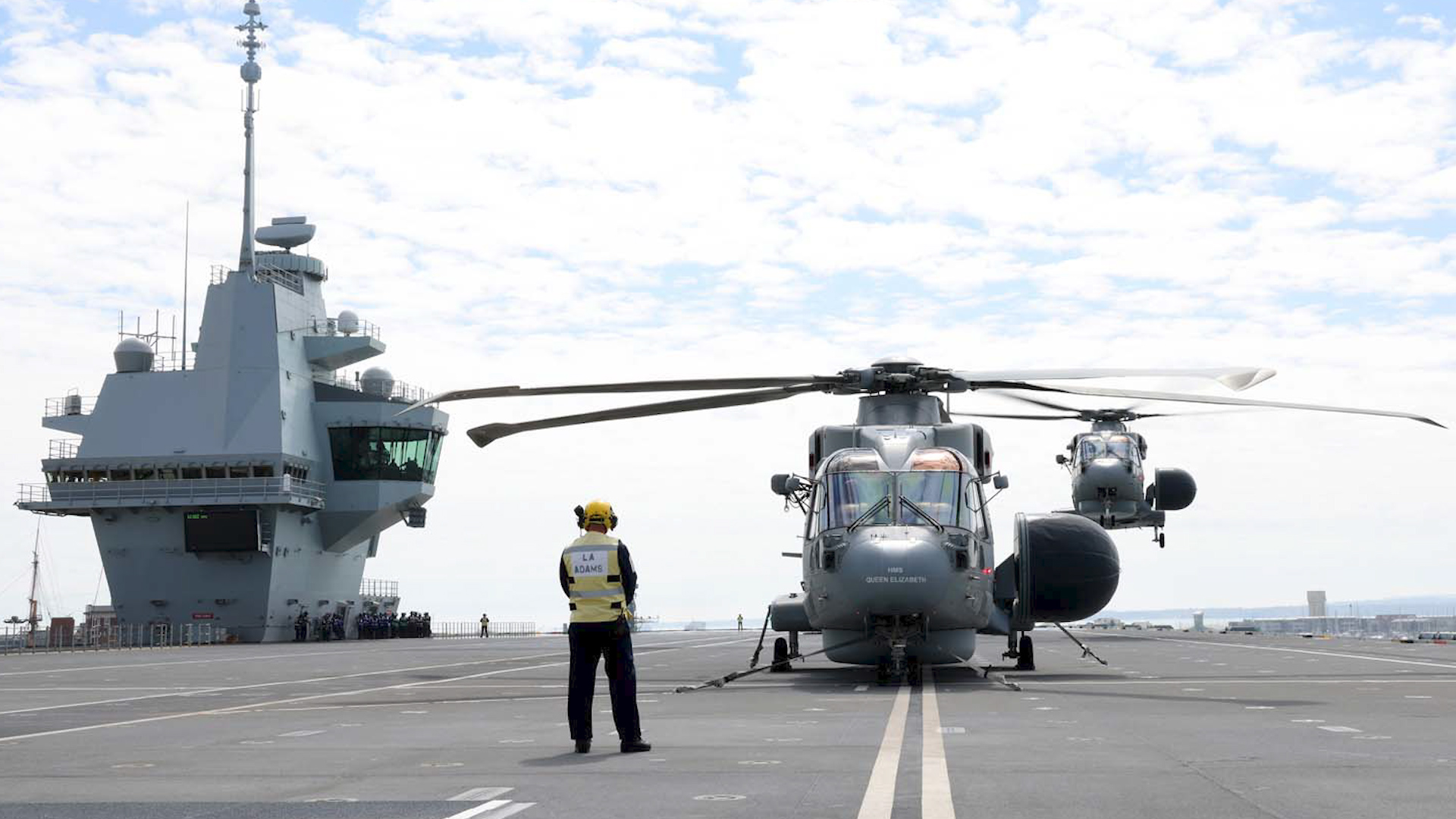 Merlin helicopters arrive on HMS Queen Elizabeth ahead of maiden deployment 270421 CREDIT Royal Navy