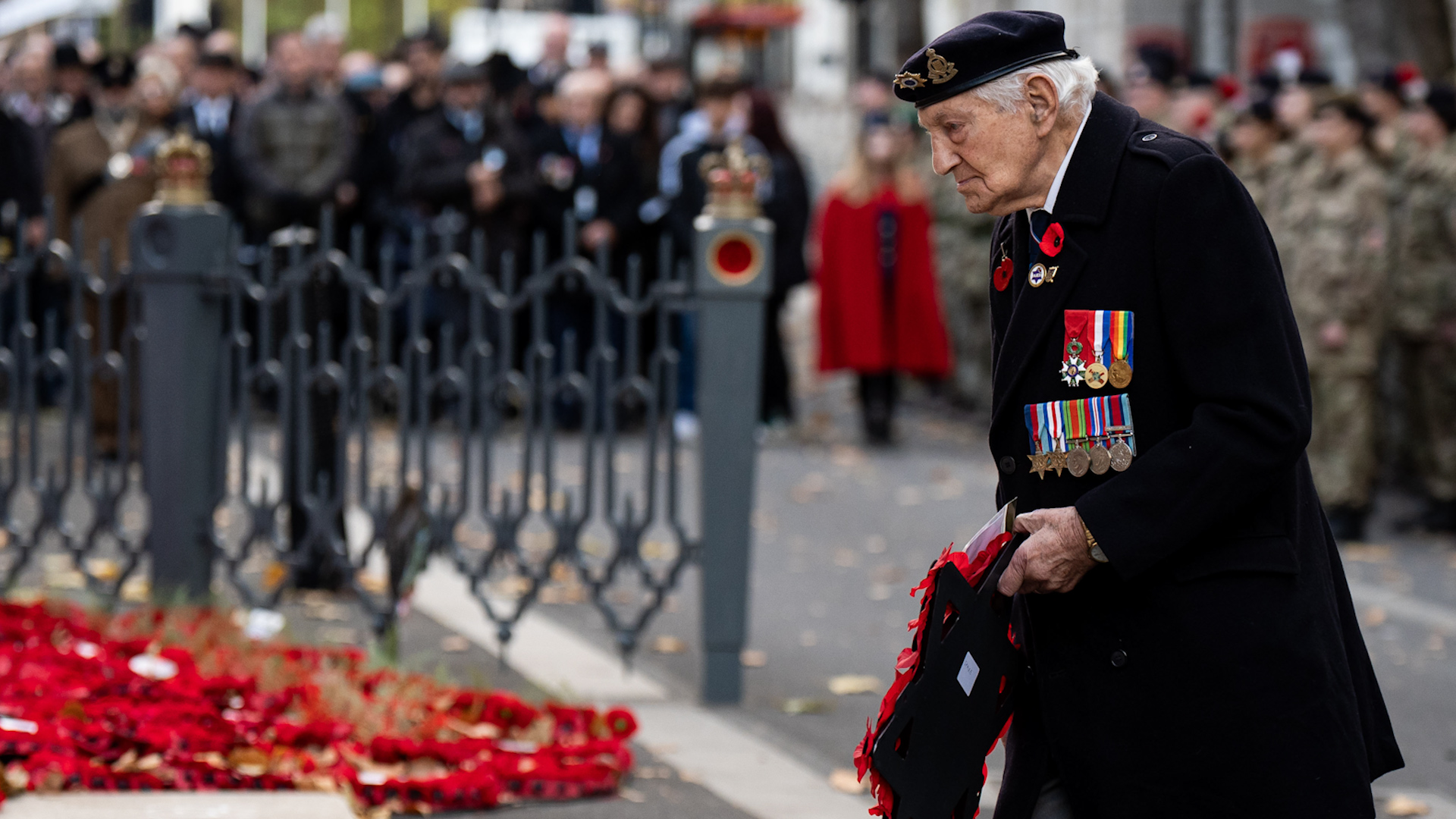 Mervyn Kersh, 99, D-Day veteran lays a wreath at the Cenotaph during the annual parade by AJEX 171124 CREDIT PA Wire