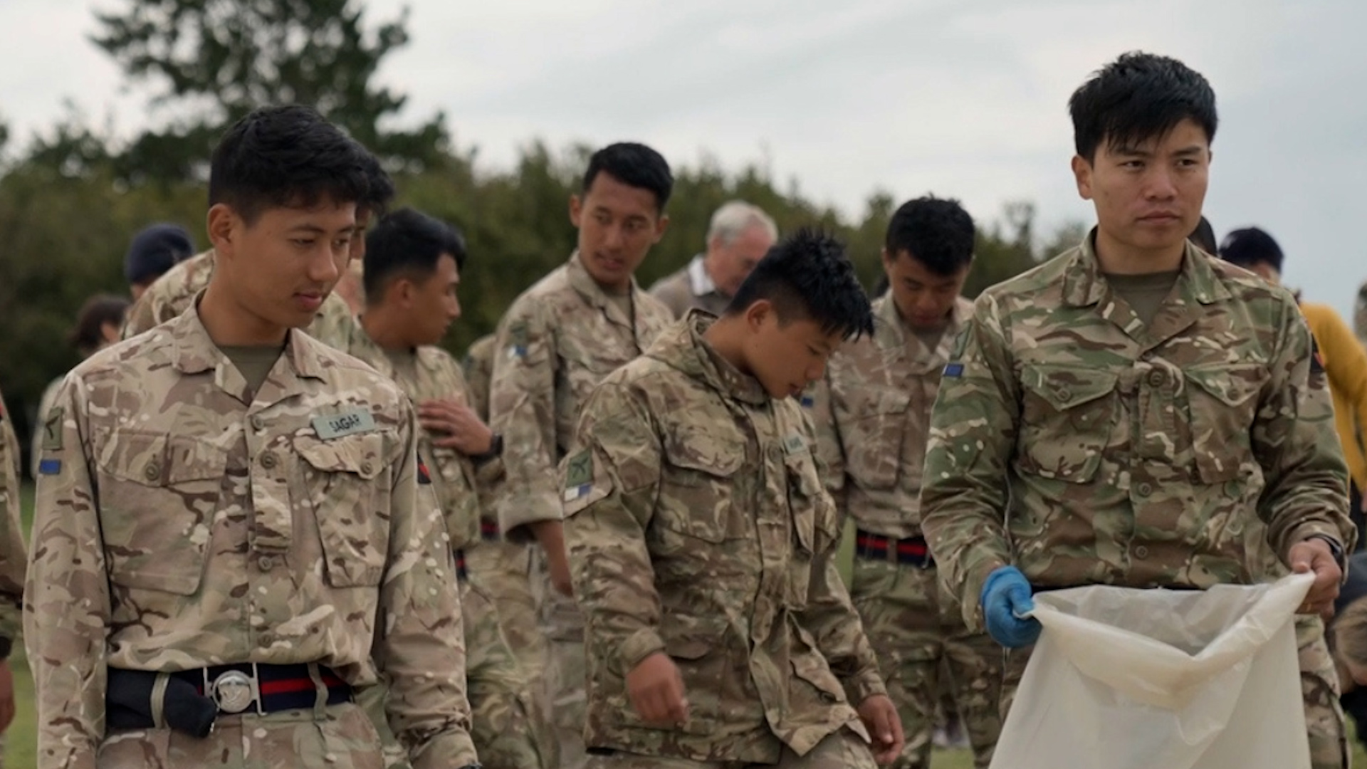 Soldiers from 3rd (UK) Division Signal Regiment helped restore the 1919 monument (Photo MOD)