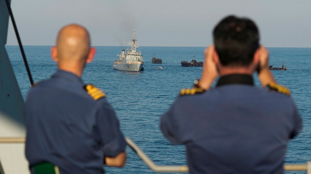Migrant boat Royal Navy DATE 31012023 CREDIT MOD.jpg