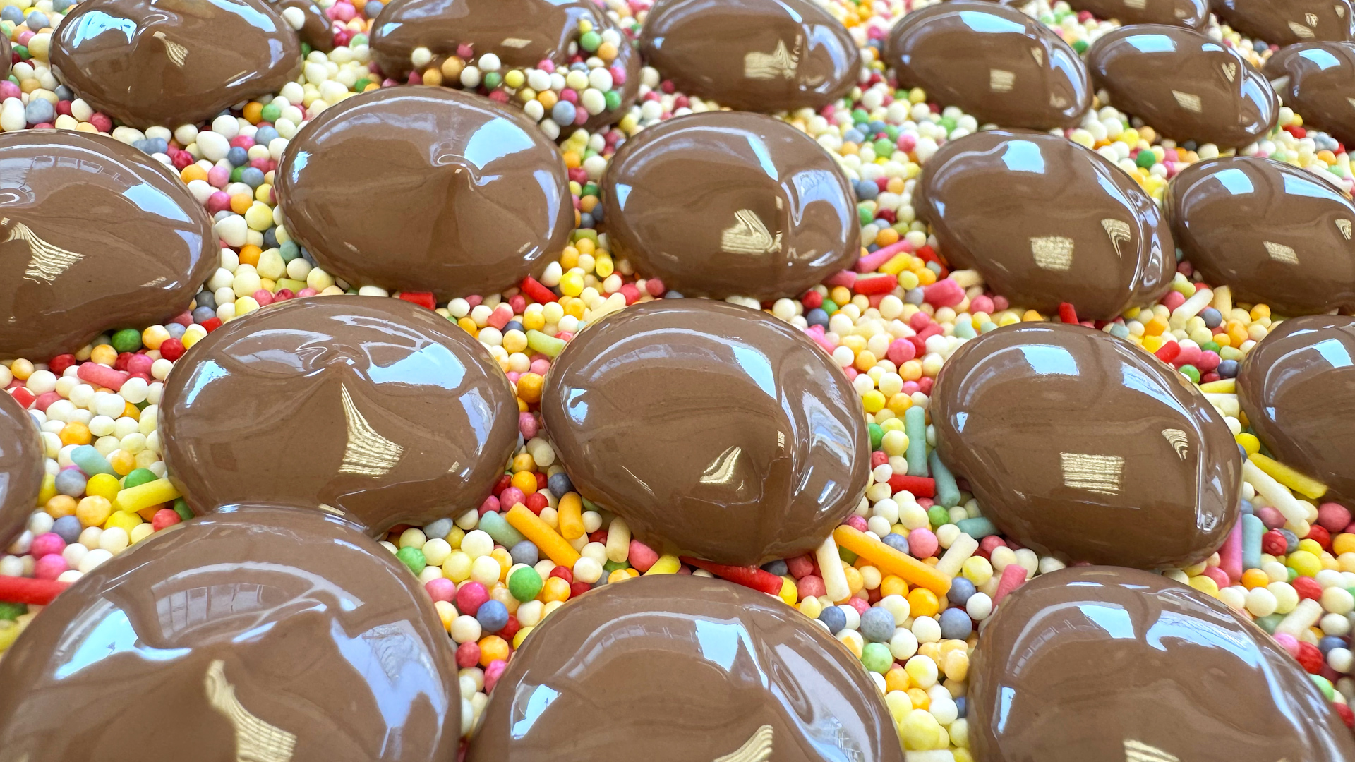 Military chef turned chocolatier shows off his chocolate treats 180724 BFBS