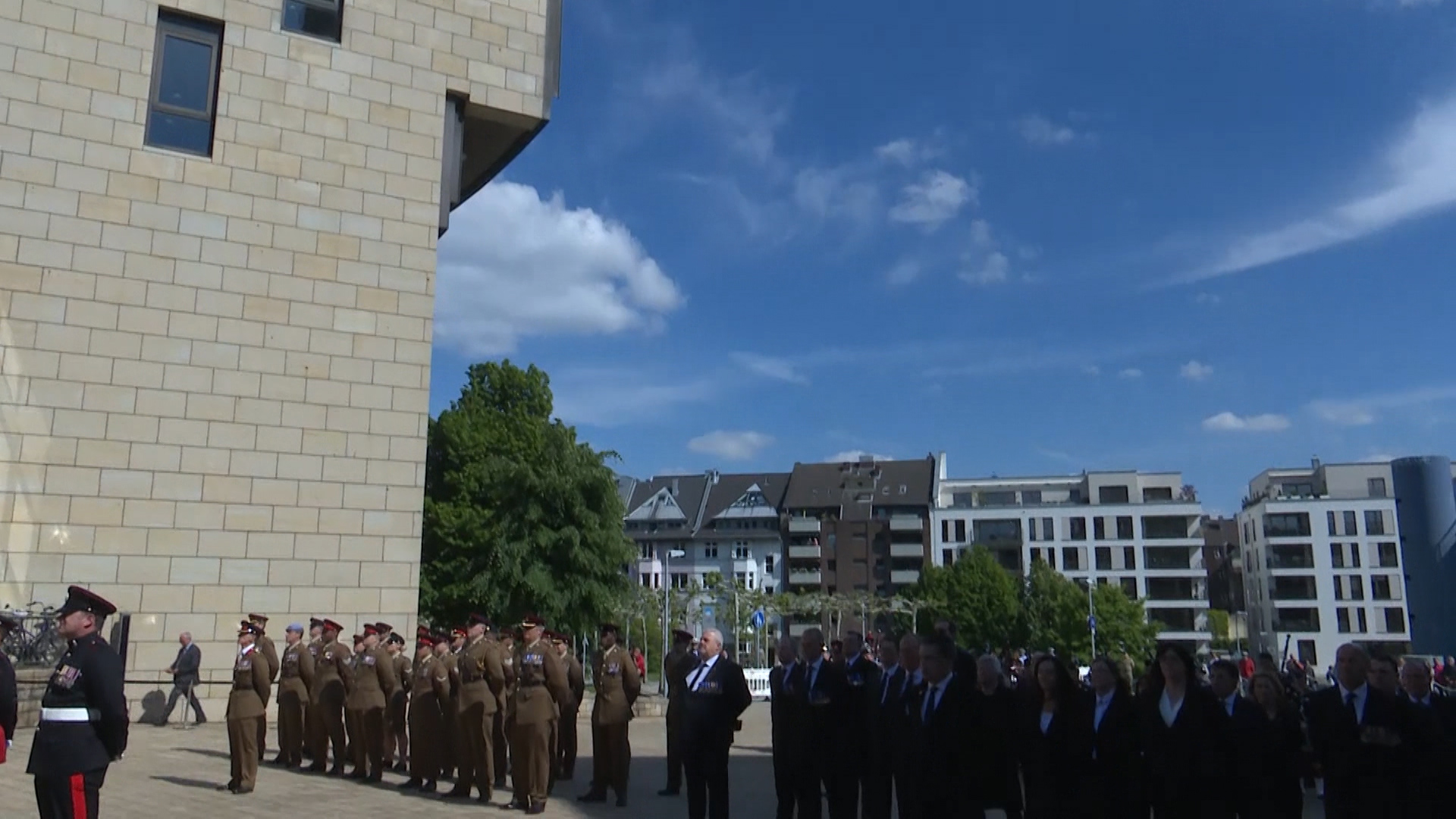 A big reduction in Britain's troop presence in Germany means that the headquarters will close in September. 