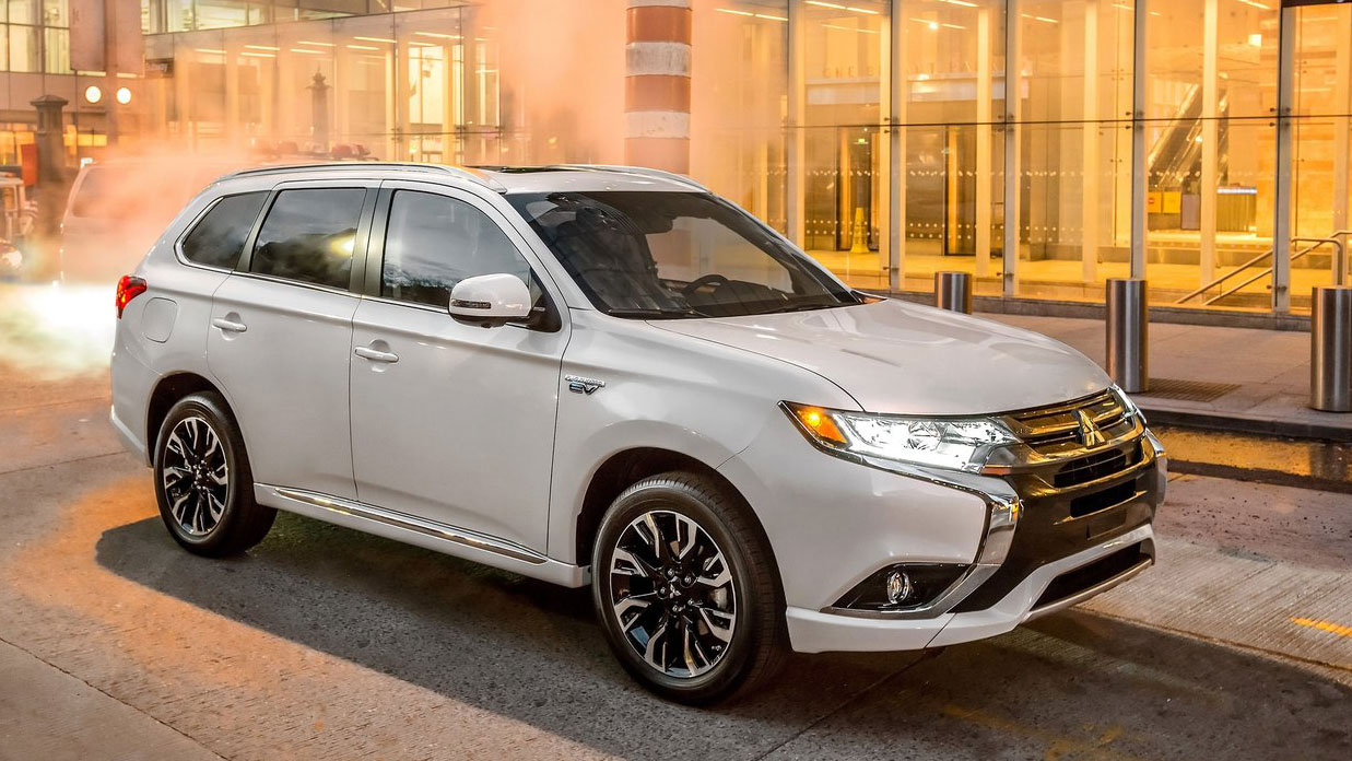 Mitsubishi Outlander Car White Vehicle Sponsored Article Forces Cars Direct