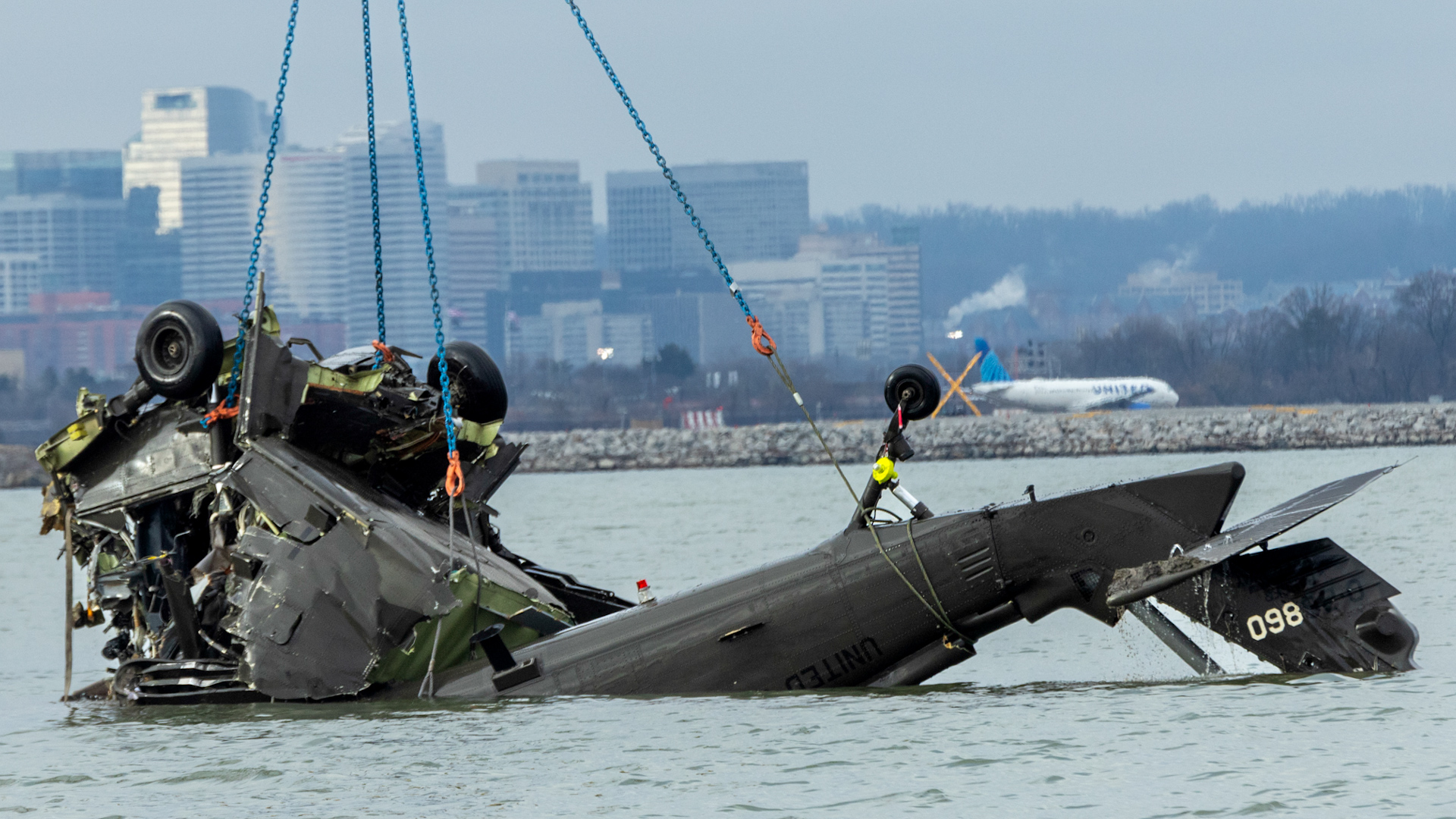 NTSB recovers the debris of a Sikorsky UH-60 Black Hawk