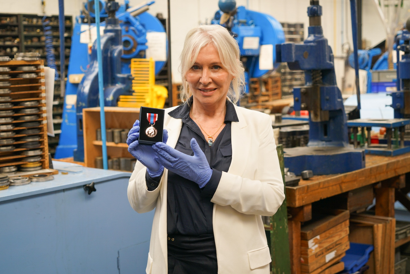 Nadine Dorries with Queen Jubilee Medal 250921 CREDIT CROWN COPYRIGHT.jpg