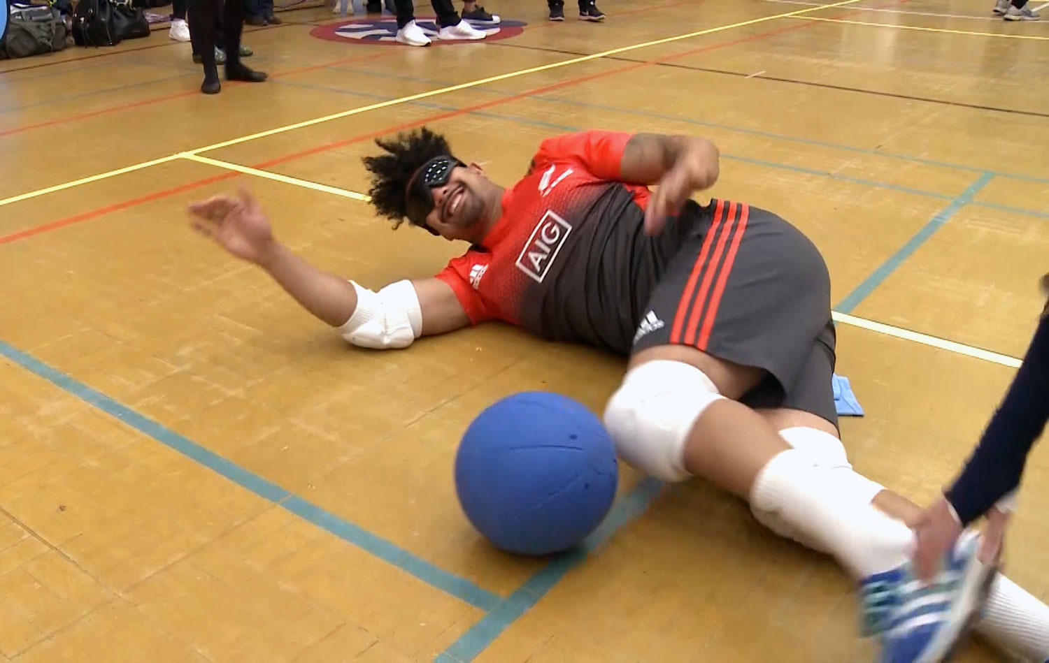 New Zealand rugby players try 'goalball'
