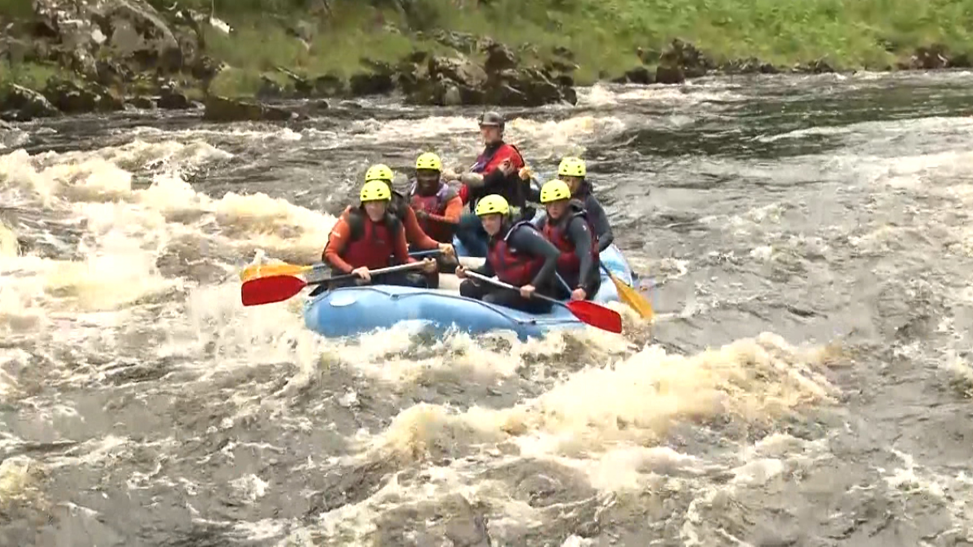 3 RIFLES support staff adventure training in Aviemore