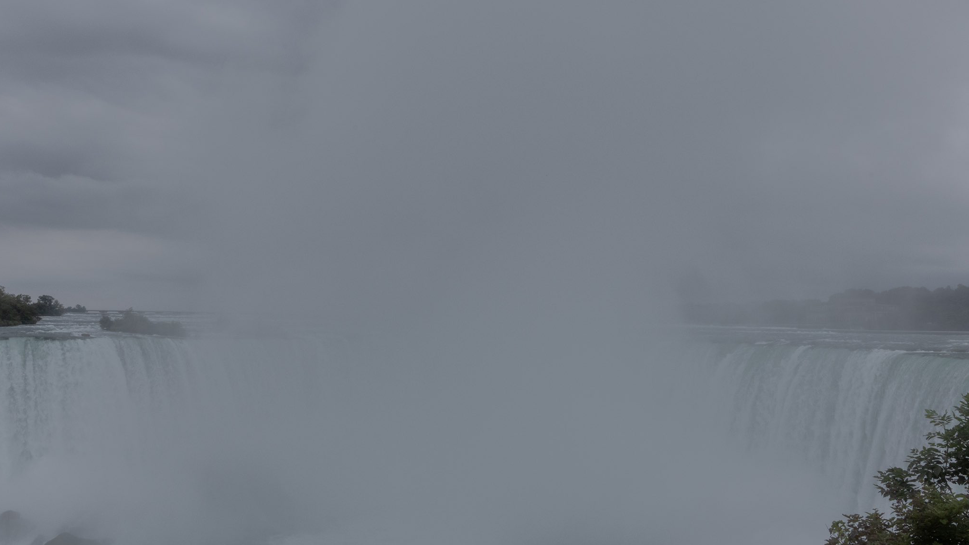 Niagra Falls bad weather conditions 280824 CREDIT RED ARROWS