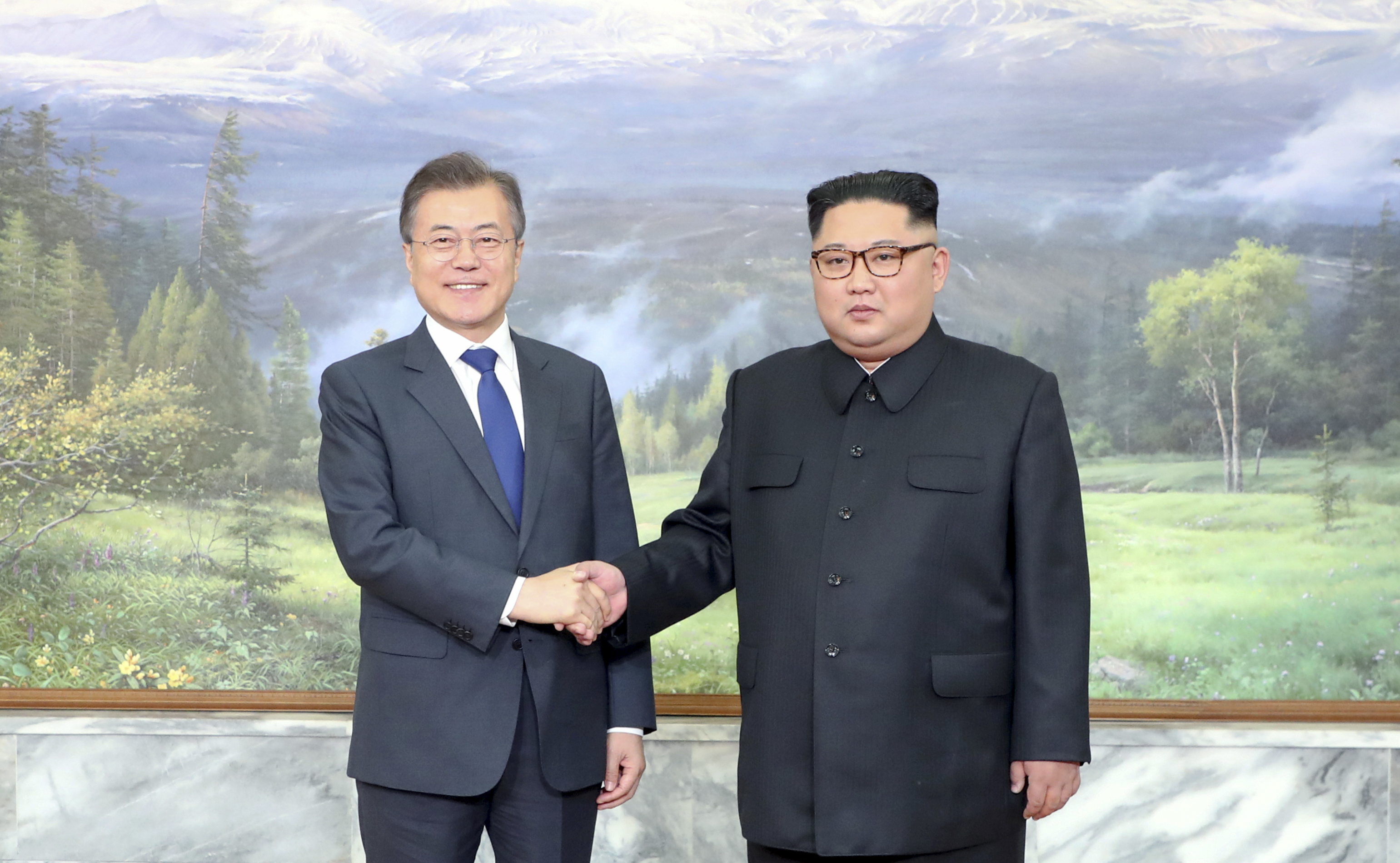 Kim Jong-Un and Moon Jae-In, May 26, 2018 PA IMAGES