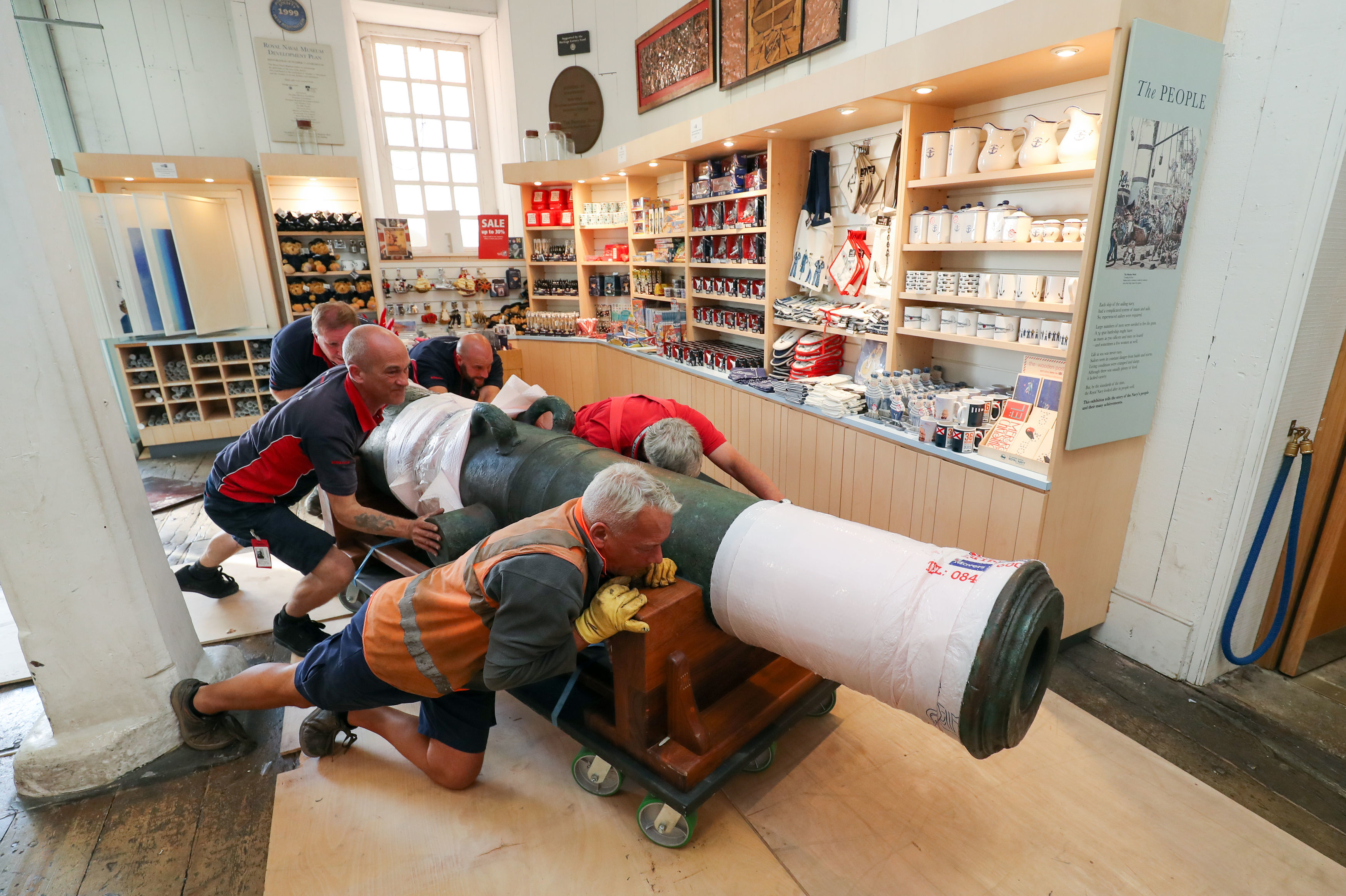 HMS Victory 1744 Cannon 