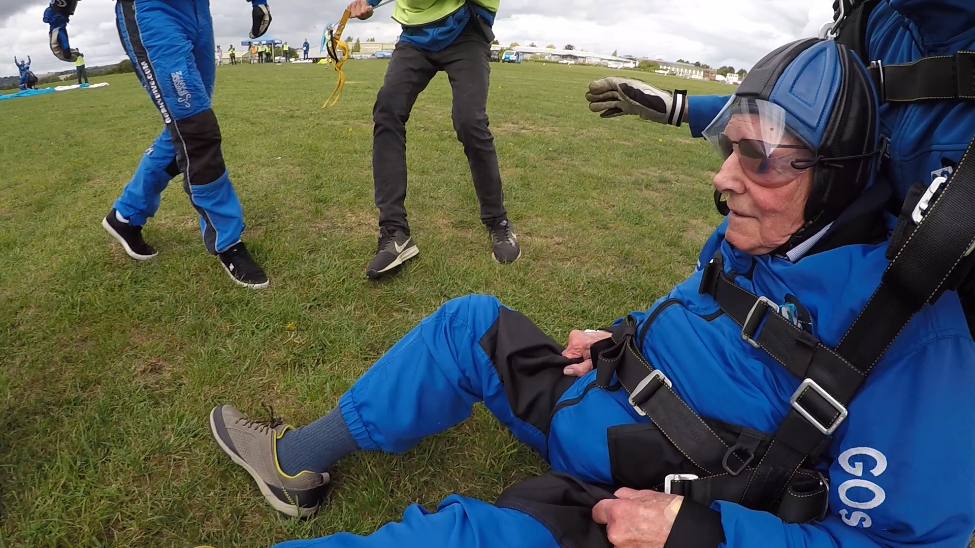 Harry Read skydive