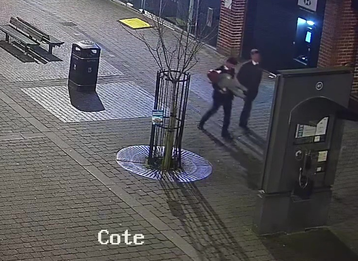 CCTV of RAF Engineers stealing a Paddington Bear statue in Newbury