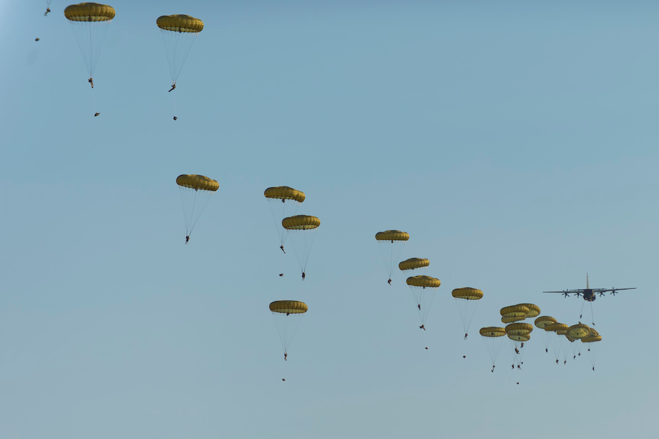 Paratroopers from 16 Air Assault Brigade landing in Ukraine ahead of Exercise Joint Endeavour