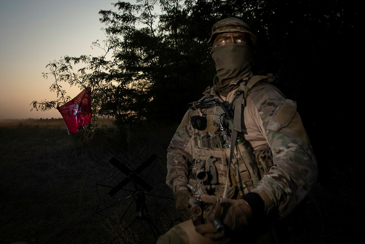 Pathfinder Platoon paratrooper on exercise in Ukraine in 2020
