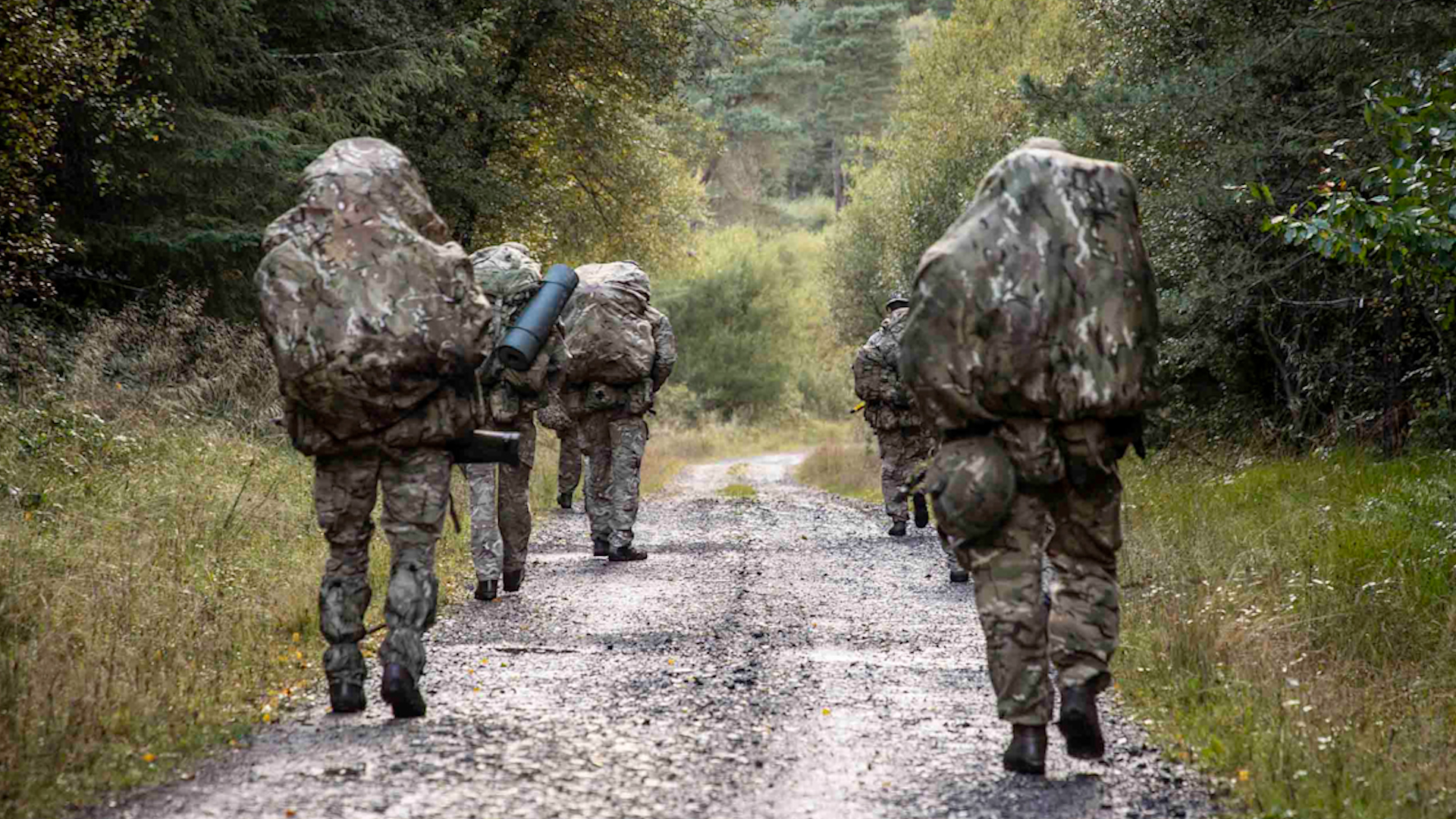 Patrol with bergens during Exercise Cambrian Patrol 2022 in Wales 07102022 CREDIT MOD