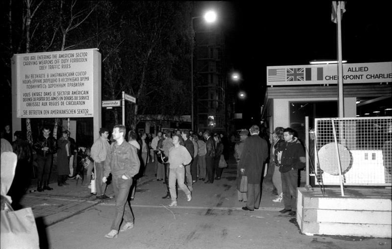 People come through from the East of the Berlin Wall out of Checkpoint Charlie 101189 CREDIT Klaus Oberst Wikipedia