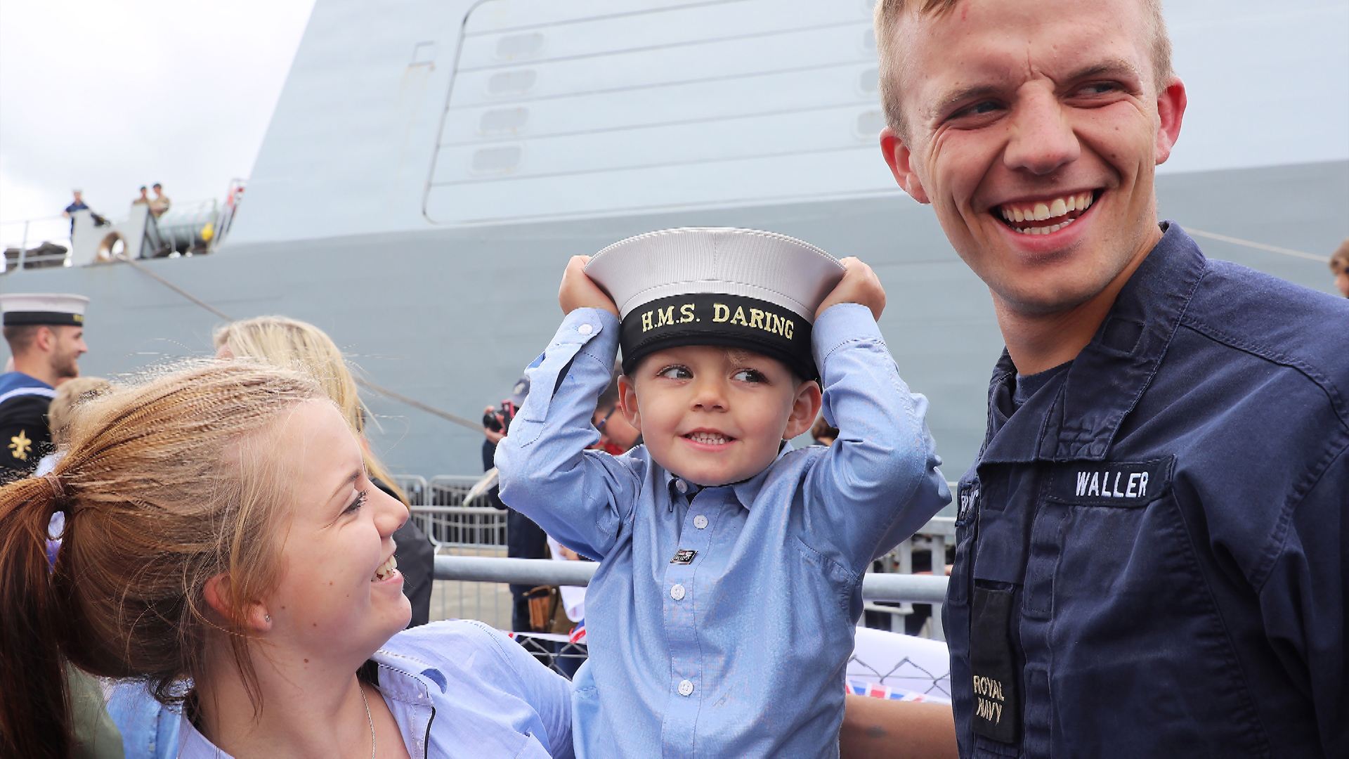 Peregrine Trophy 2018 - HMS Daring Homecoming by LPhot Guy Pool CREDIT Royal Navy