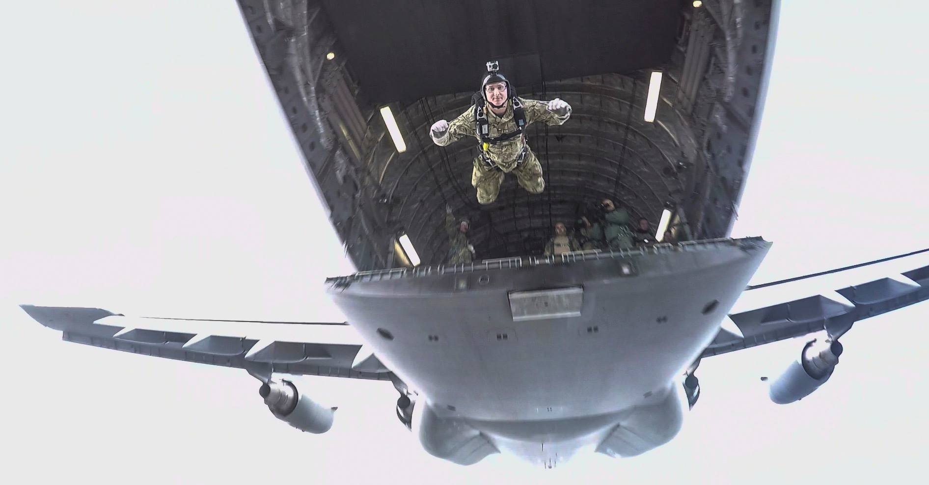 hoto of the Day 488 - RAF Parachute Trial C-17