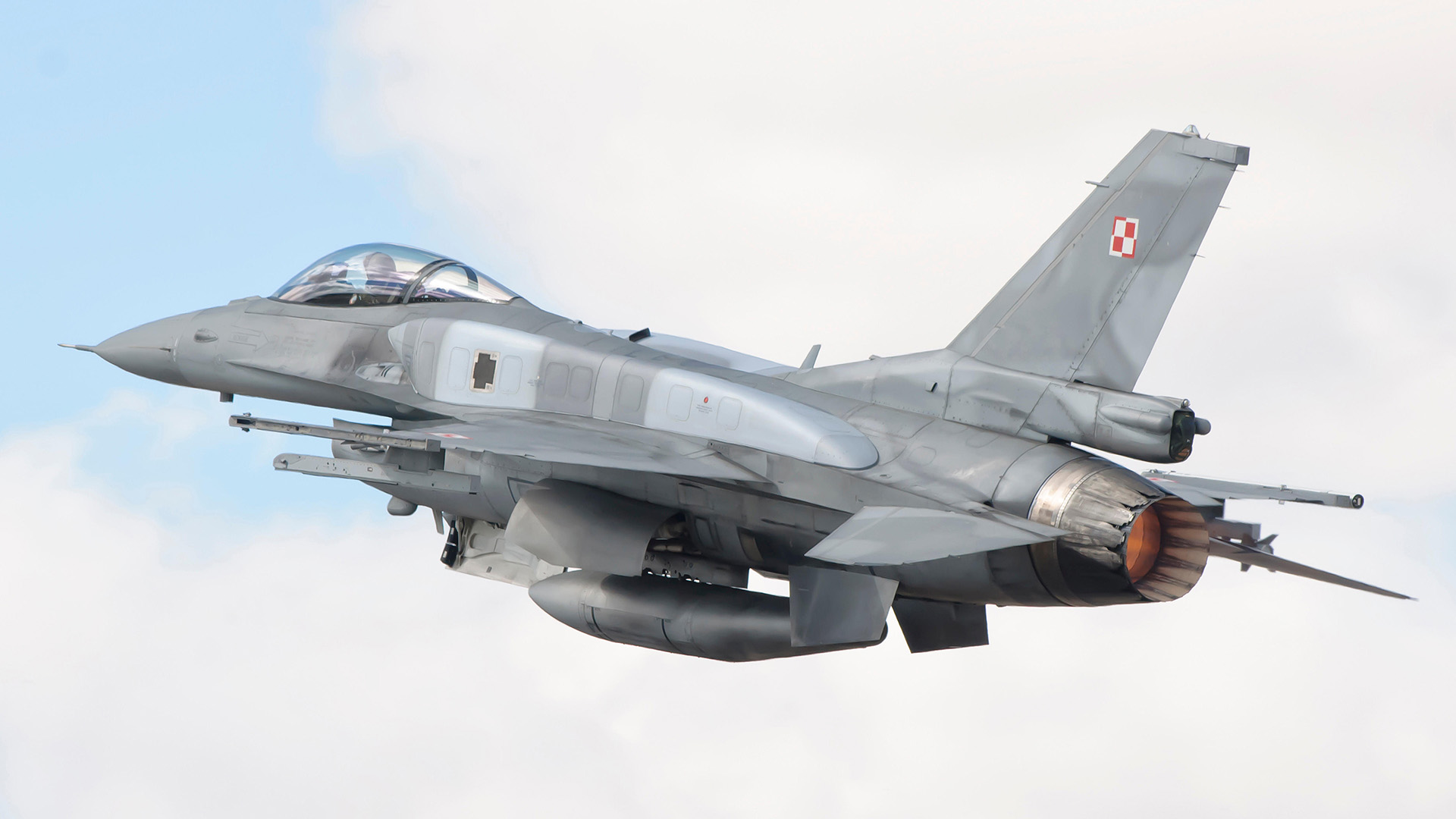 The Polish armed forces rapidly mobilised Polish F-16 fighter jets and other Nato aircraft (Picture: Alamy)