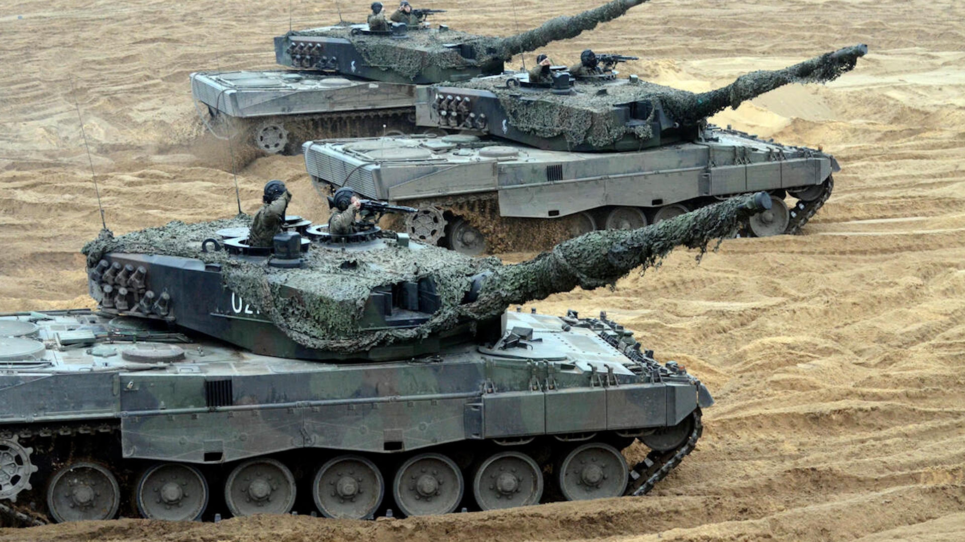 Polish Leopard 2 tanks on exercise Poland