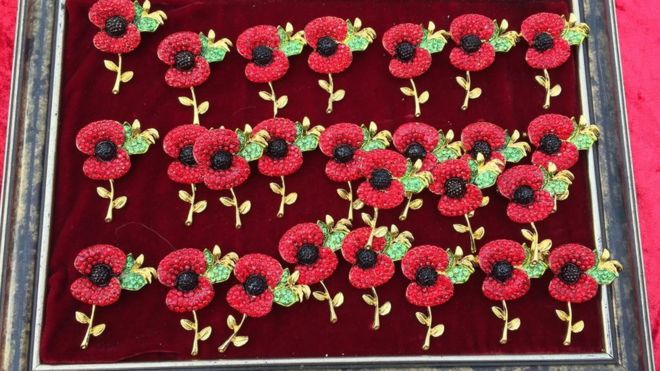 Poppy brooches Barry Downs