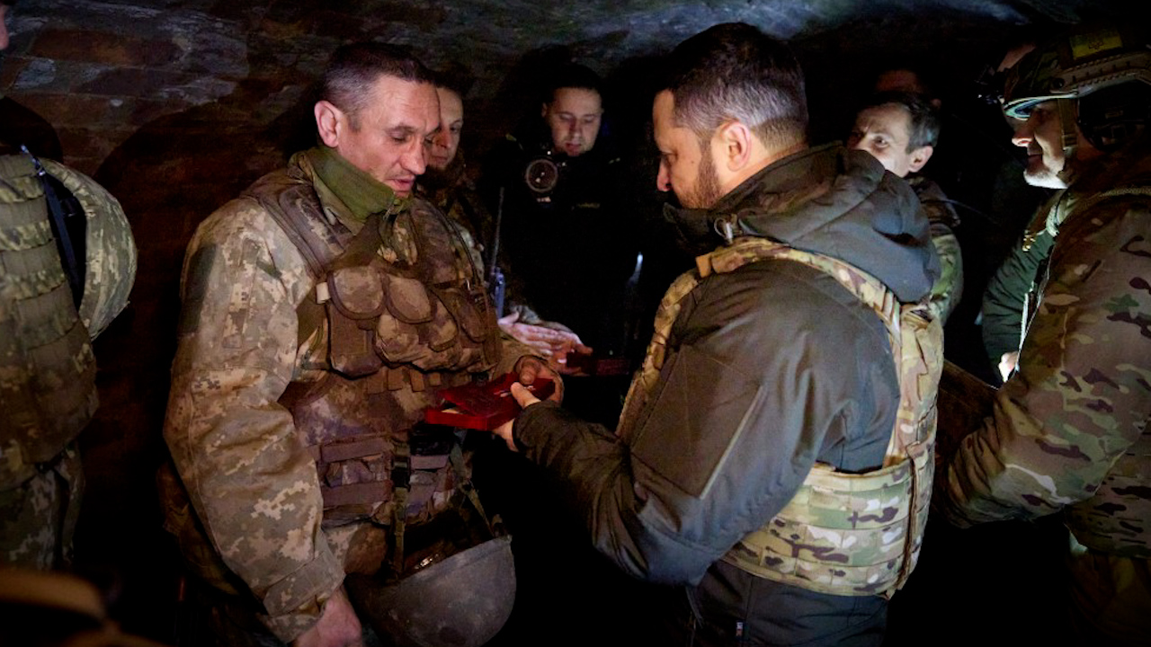 President Zelensky awarded the ‘Cross of Military Merit’ to Senior Lieutenant Andriy Olshanskyi who is a reconnaissance platoon commander serving in Zaporizhzhia (Picture: The Presidential Office of Ukraine).