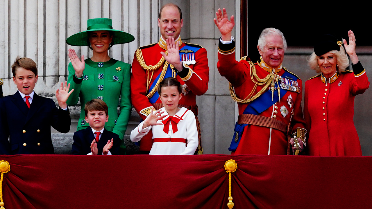 (L-R) Prince George, the Princess of Wales, Prince Louis, the Prince of Wales, Princess Charlotte, King Charles III and Queen Camilla on the balcony of Buckingham Palace (Picture: PA)
