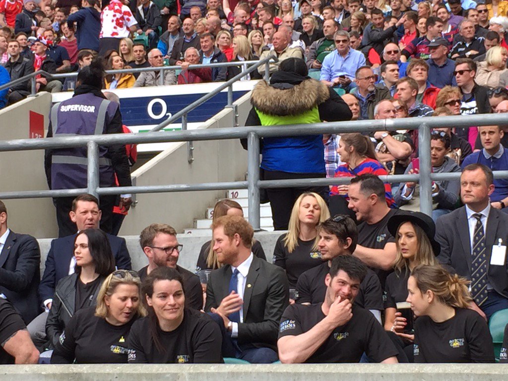 Prince Harry crowd