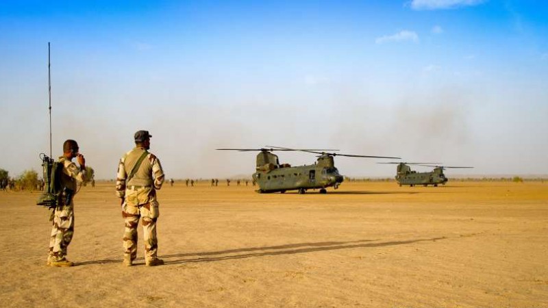 RAF Chinook helicopters in Mali