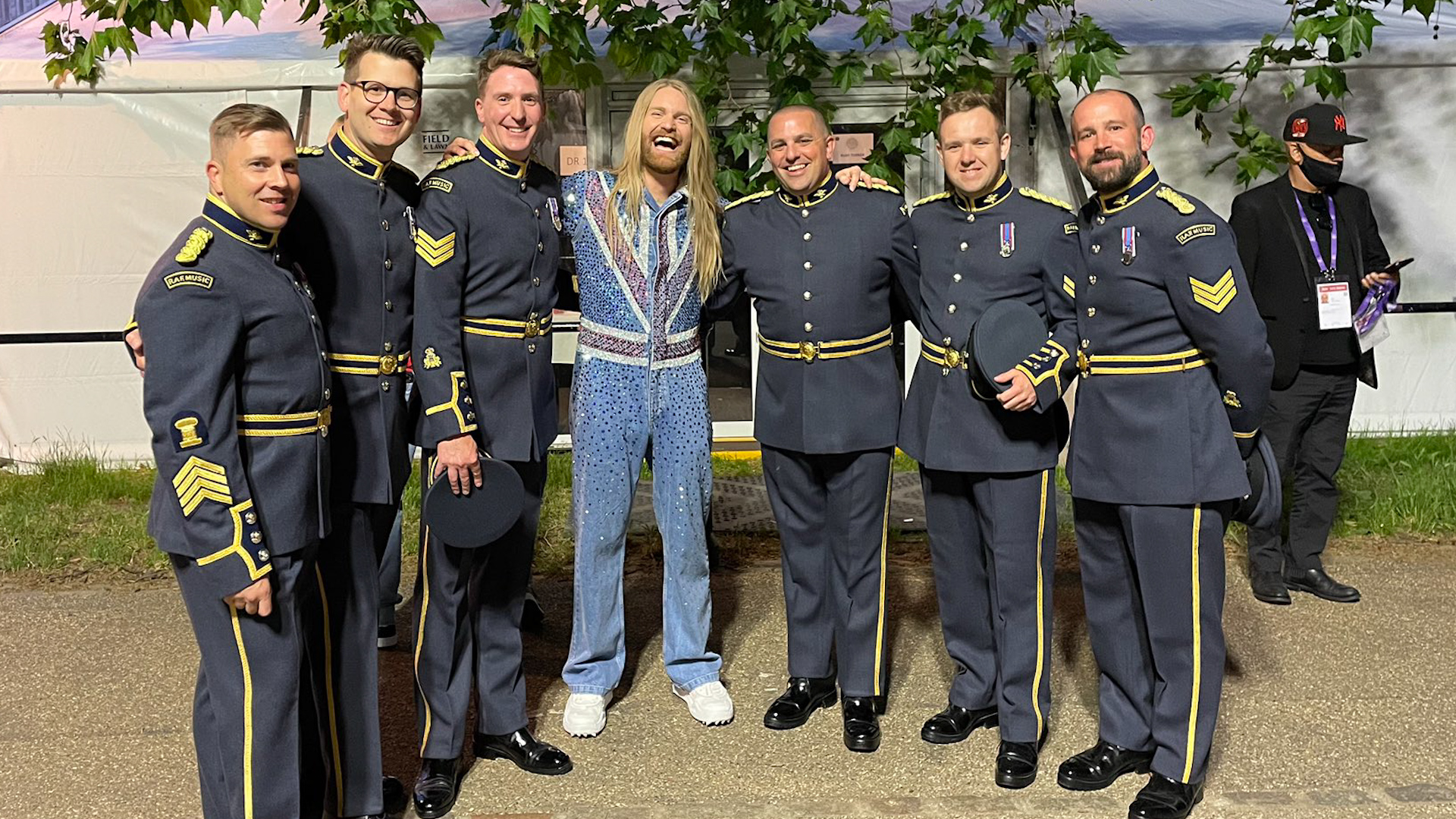 RAF Music Fanfare Trumpets with Eurovision Sam Ryder outside Buckingham Palace 040622 CREDIT RAFMusic Twitter