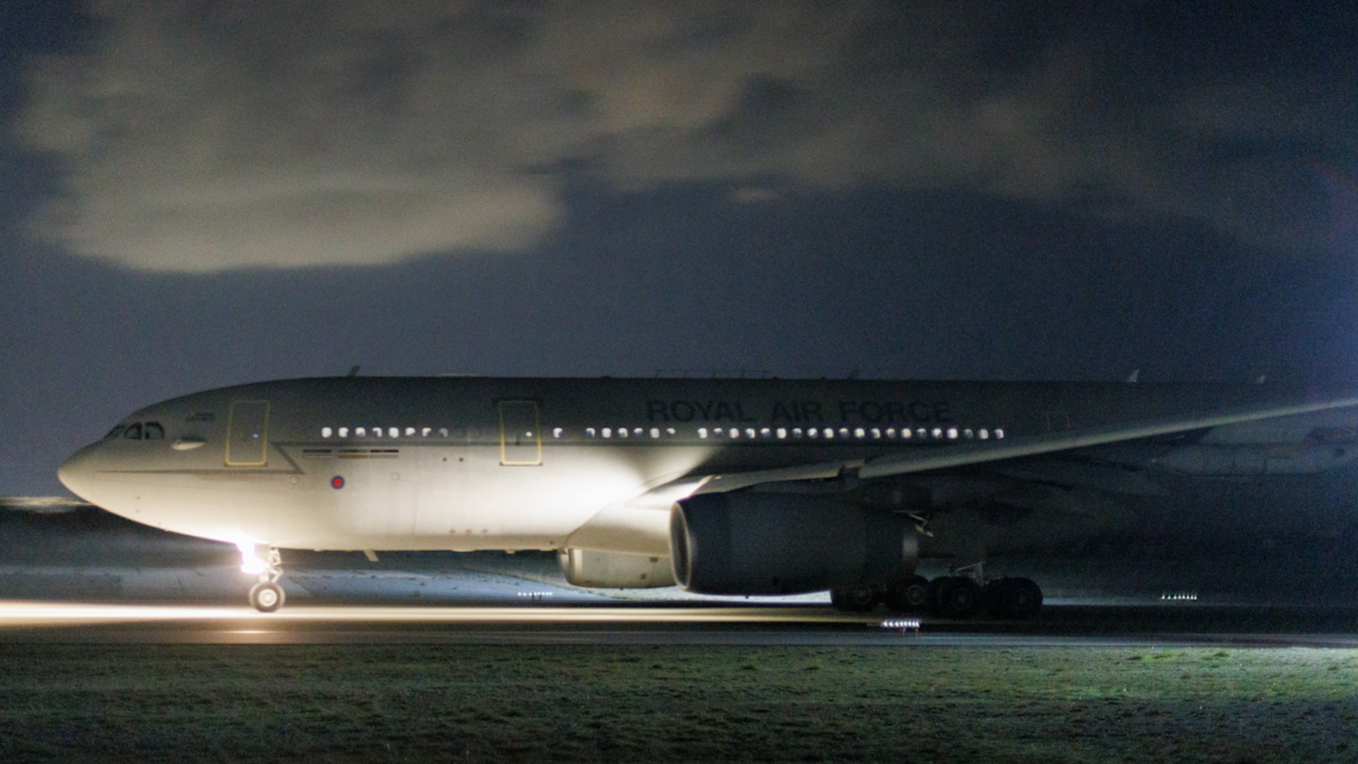 RAF Voyager aircraft, seen here preparing to take-off to conduct further strikes against Houthi targets 04022024 CREDIT MOD