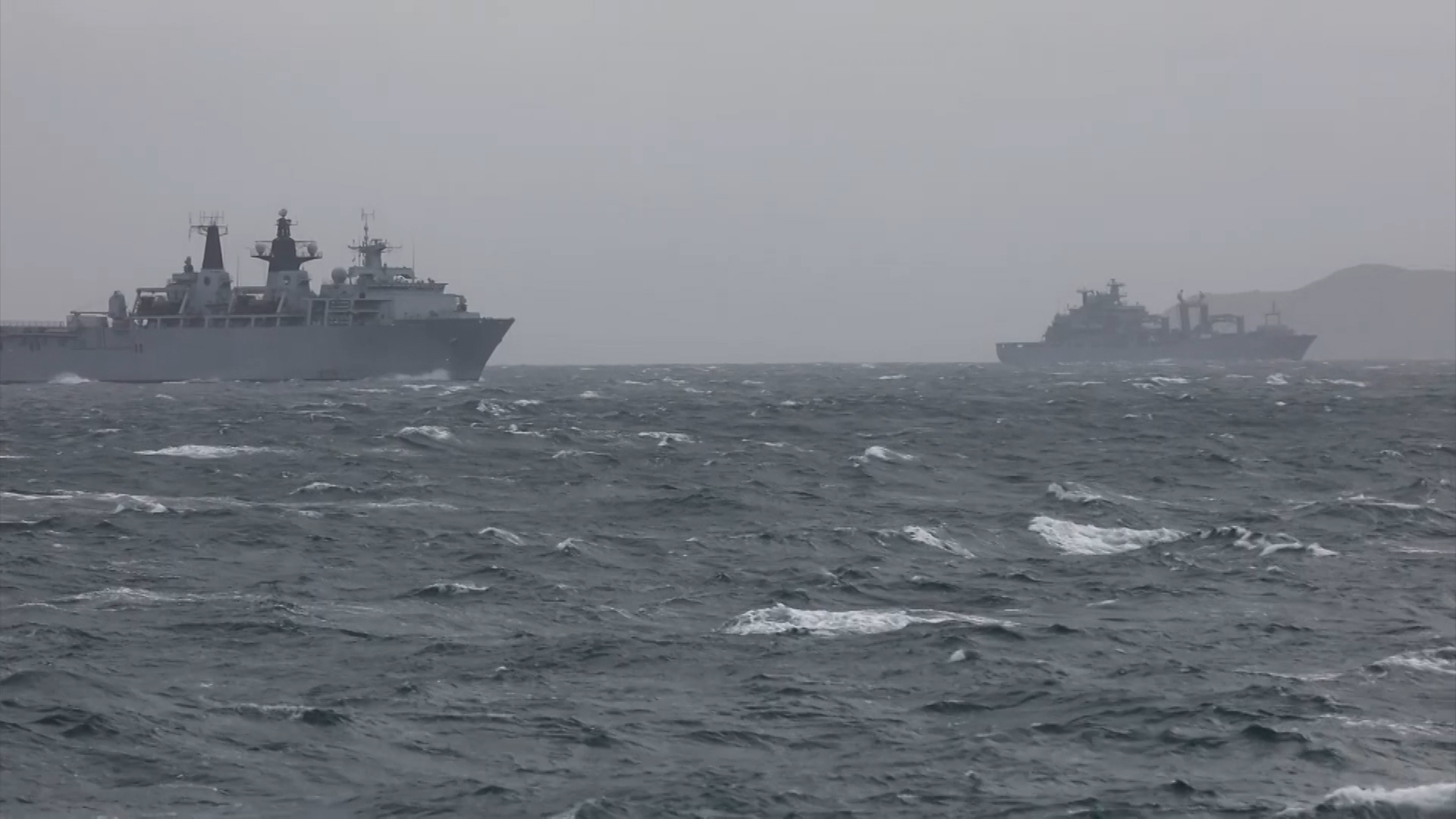 RFA Arfgus and FS Tonnerre off the coast of Scotland. 