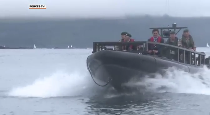 Travelling in style to the opening