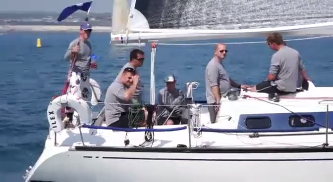 Friendly waves despite intense rivalry