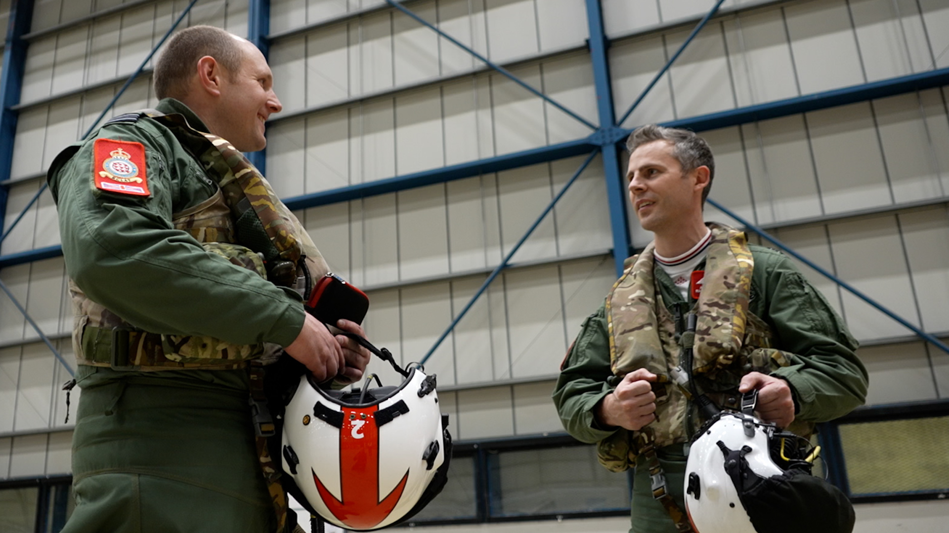 Flight Lieutenant Rob Thomas (left) and Flight Lieutenant Andrew McEwen (right)