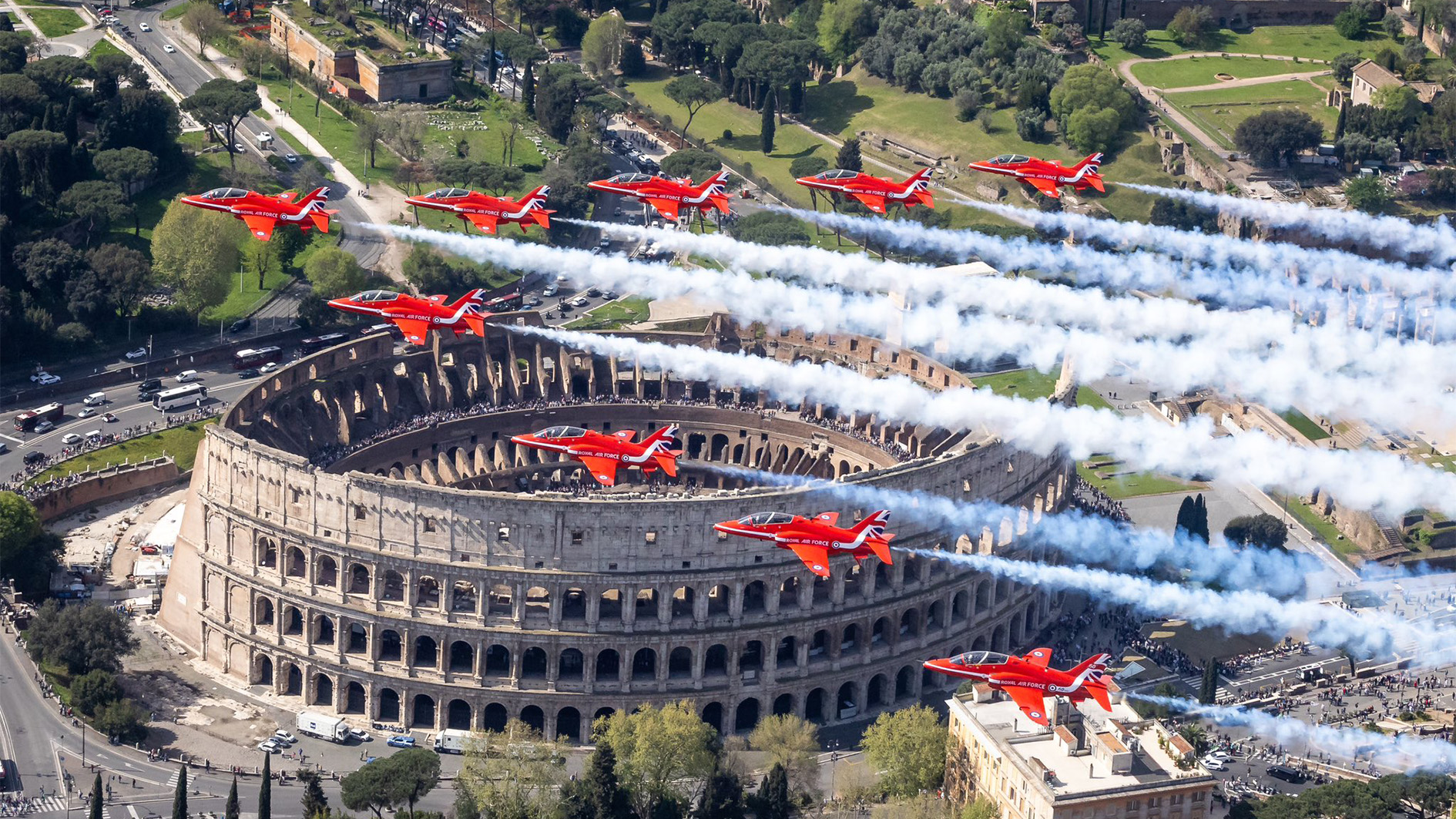 Red arrows in Italy with Italian counterparts 090425 CREDIT MOD