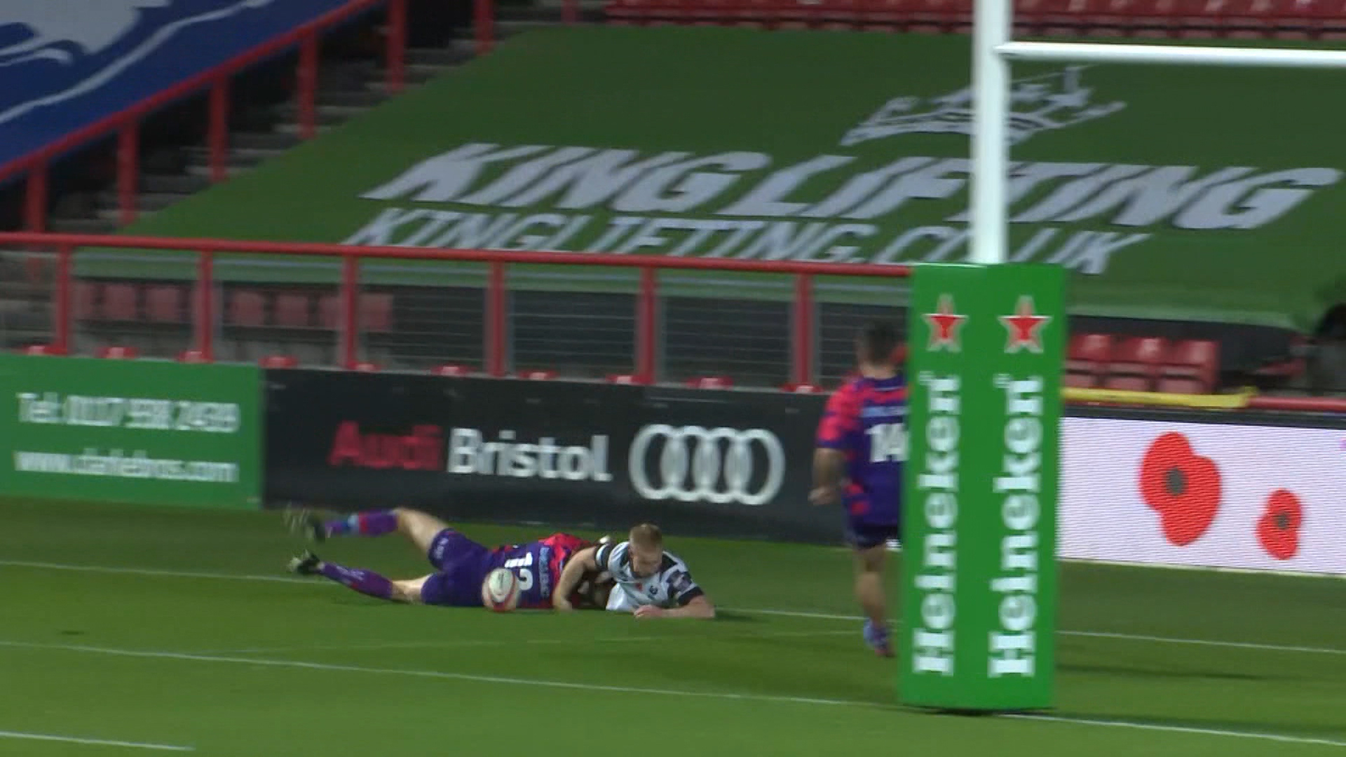 Reiss Cullen extended the Bears' lead just before half-time.