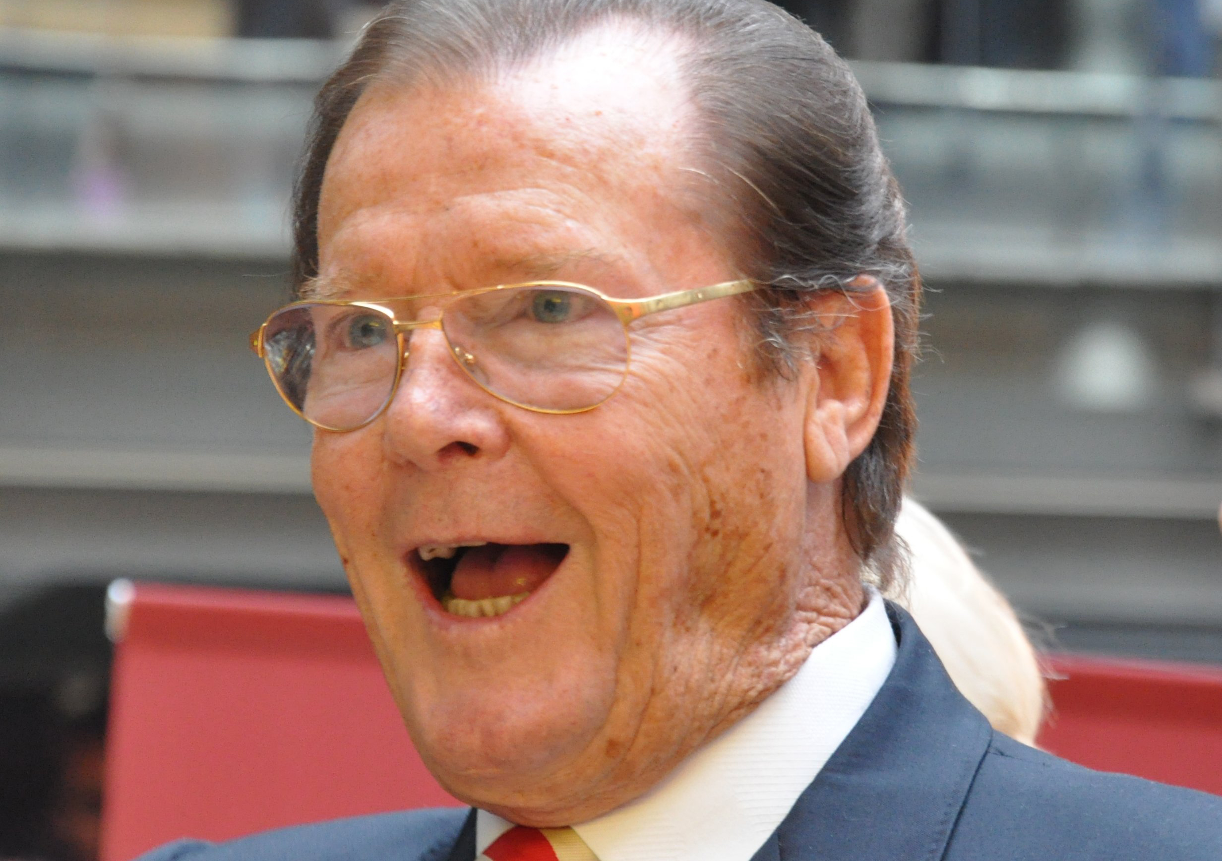 Roger Moore Dies: Actor Entertained Troops Whilst On National Service