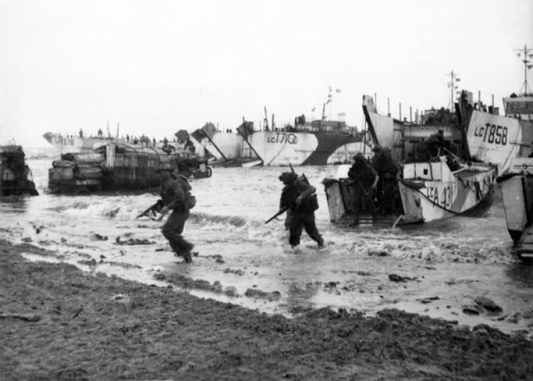 Royal Marine Commandos 47 RM Commando during Normandy D-Day landings (Picture: PA).