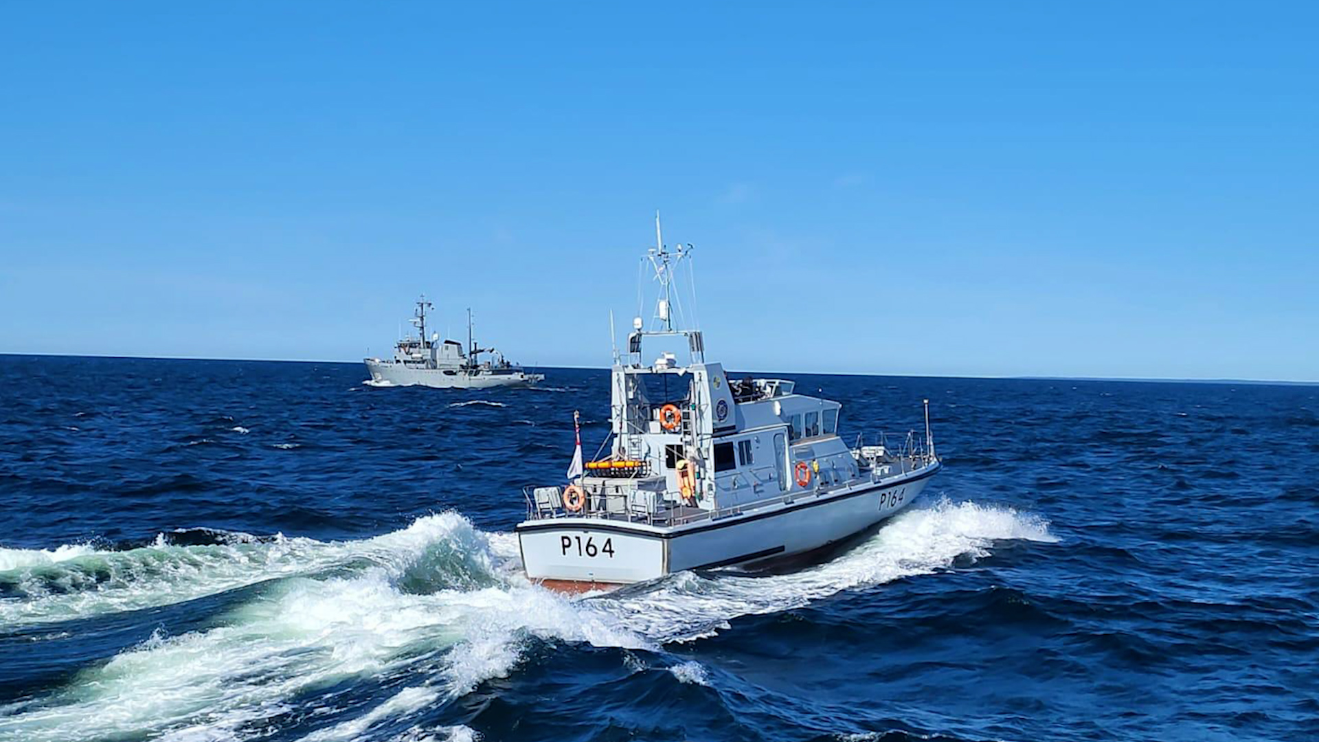 Royal Navy Hunt-class HMS Middleton operates alongside Royal Navy Archer-class patrol vessels exercise Baltic Operations 2023 BALTOPS 23 050623 CREDIT US DEPARTMENT OF DEFENSE