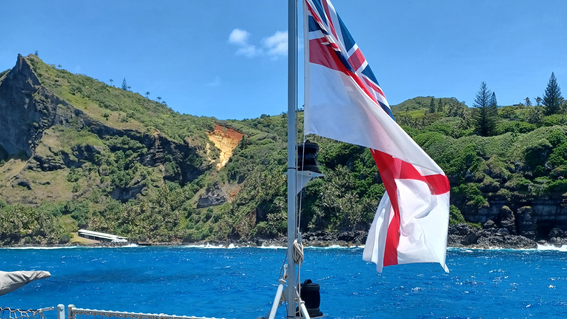 Royal Navy warship HMS Tamar visits Pitcairn Islands 180124 CREDIT  PulauResidence X