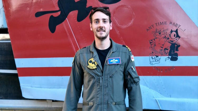 Royal Navy pilot Lewis 'Spare' Phillips awarded Top Stick by US Navy Strike Fighter Squadron 31 CREDIT Crown Copyright