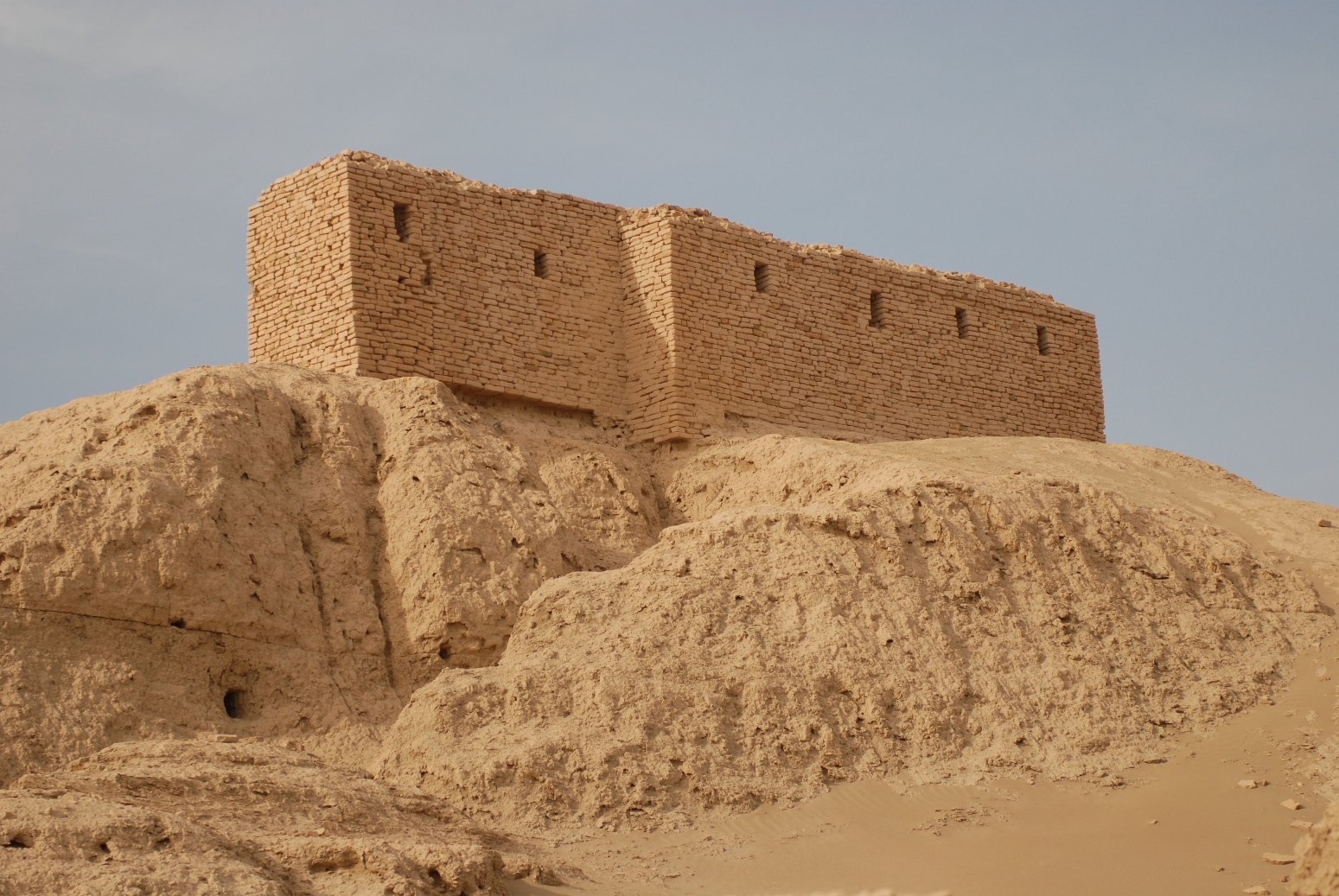 Ruins_from_a_temple_in_Naffur or nippur US gov military picture