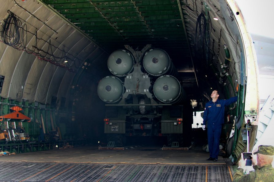 Russia's S-400 being unloaded CREDIT Russian Defense Ministry
